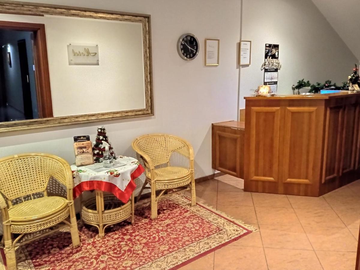 Centrum Konferencyjne Sultan マルキ エクステリア 写真